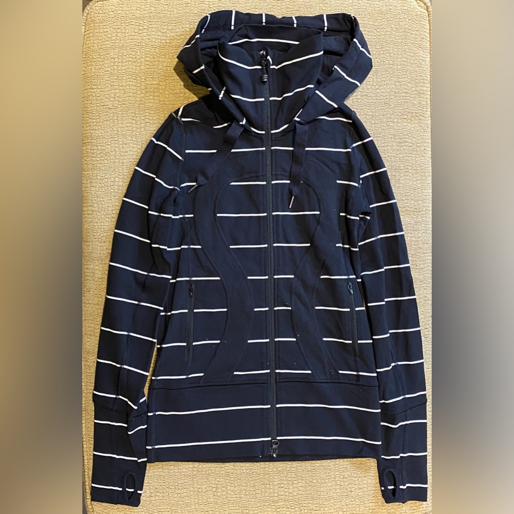 Lululemon hooded stride jacket in back and white stripe